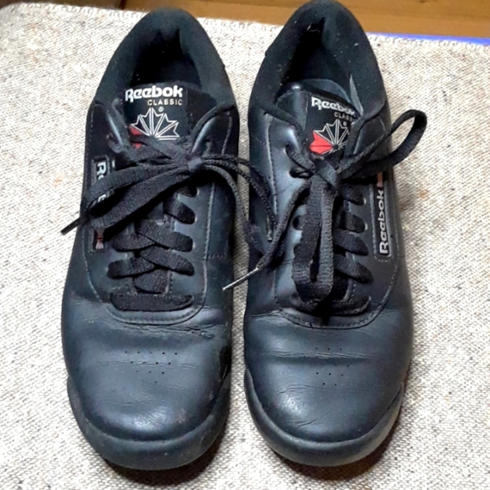 Black Reebok Classics